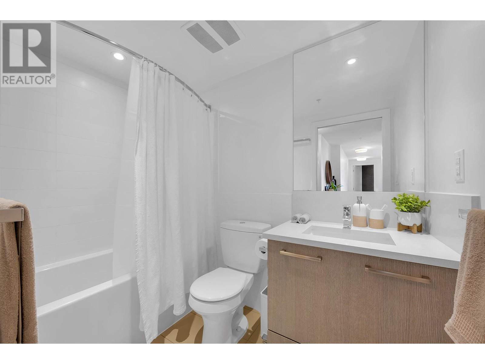 751 955 E Hastings Street, Vancouver, British Columbia  V6A 0G8 - Photo 18 - R2814354