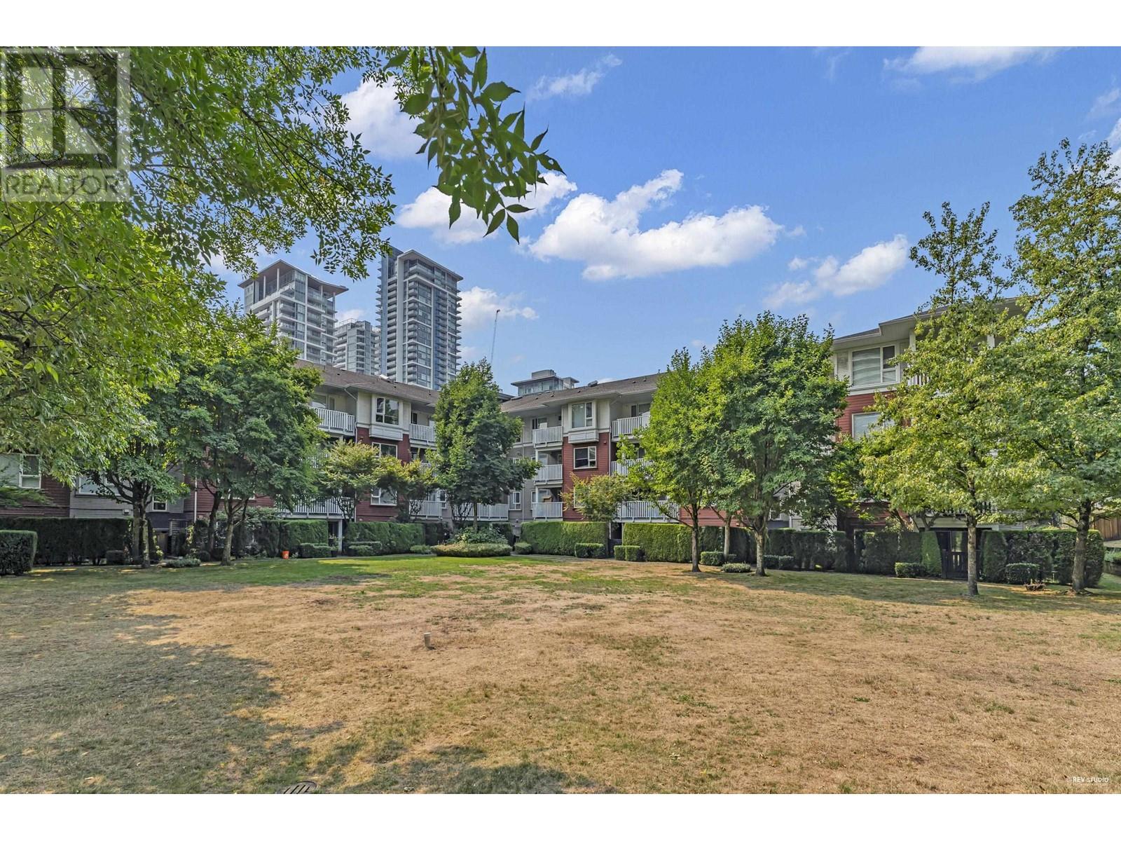 307 4723 DAWSON STREET, burnaby, British Columbia