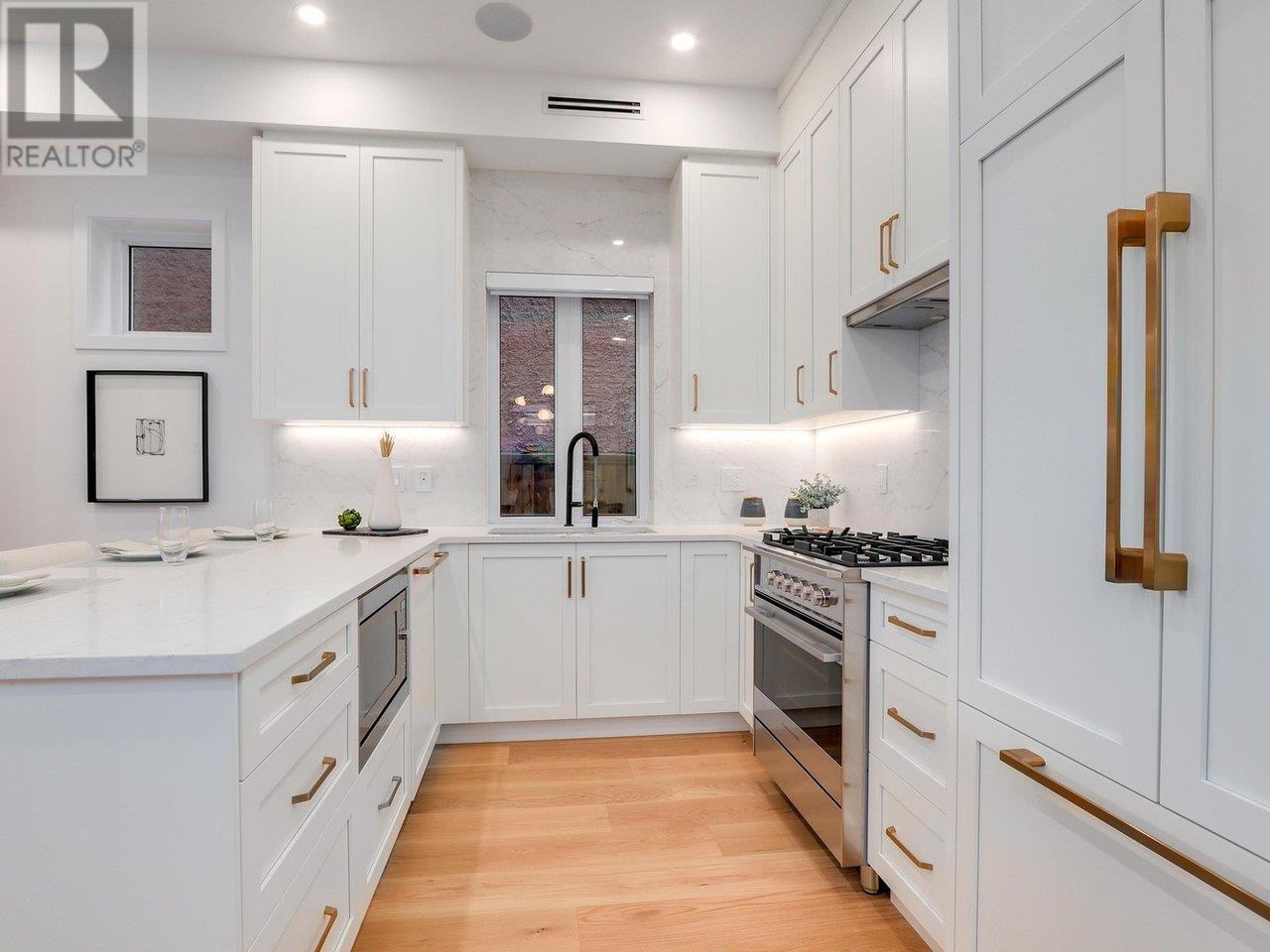 755 E 21st Avenue, Vancouver, British Columbia  V5V 1R9 - Photo 8 - R2828980
