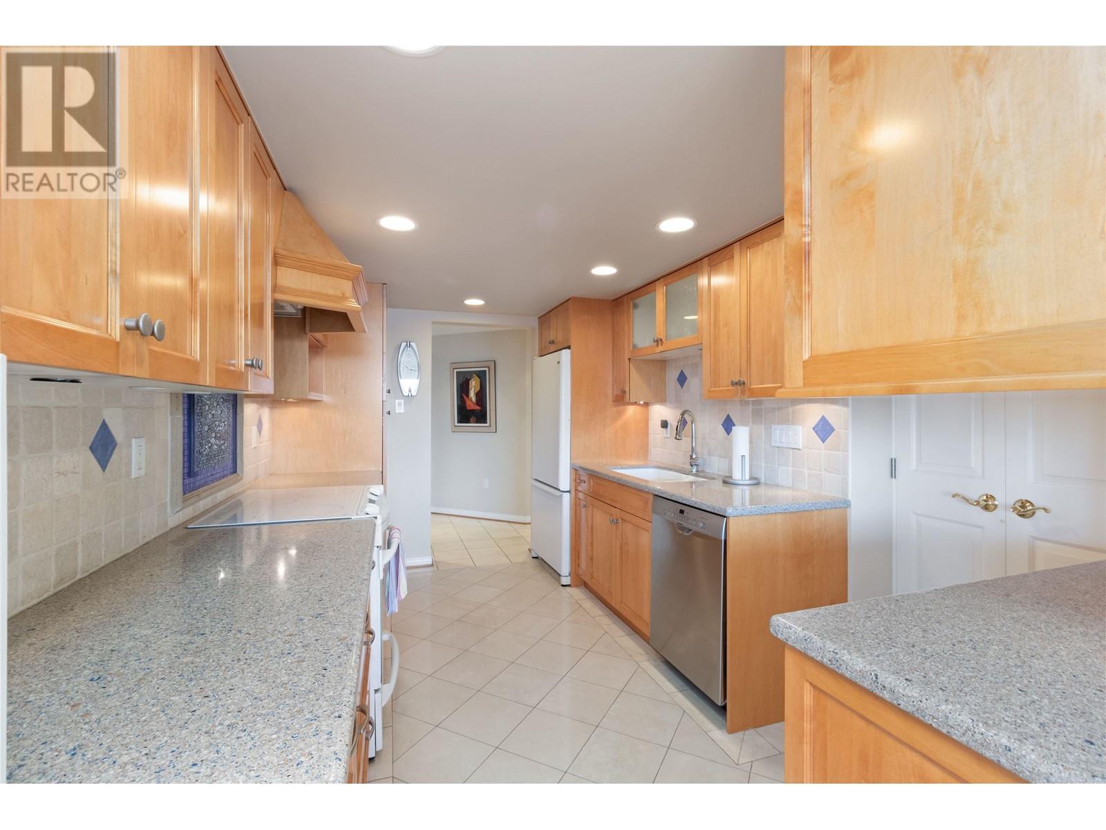2001 1235 Quayside Drive, New Westminster, British Columbia  V3M 6J5 - Photo 13 - R2829005