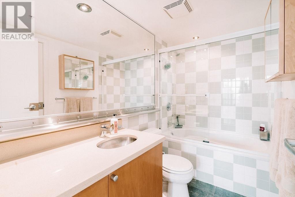 1702 1003 Burnaby Street, Vancouver, British Columbia  V6E 4R7 - Photo 9 - R2829013