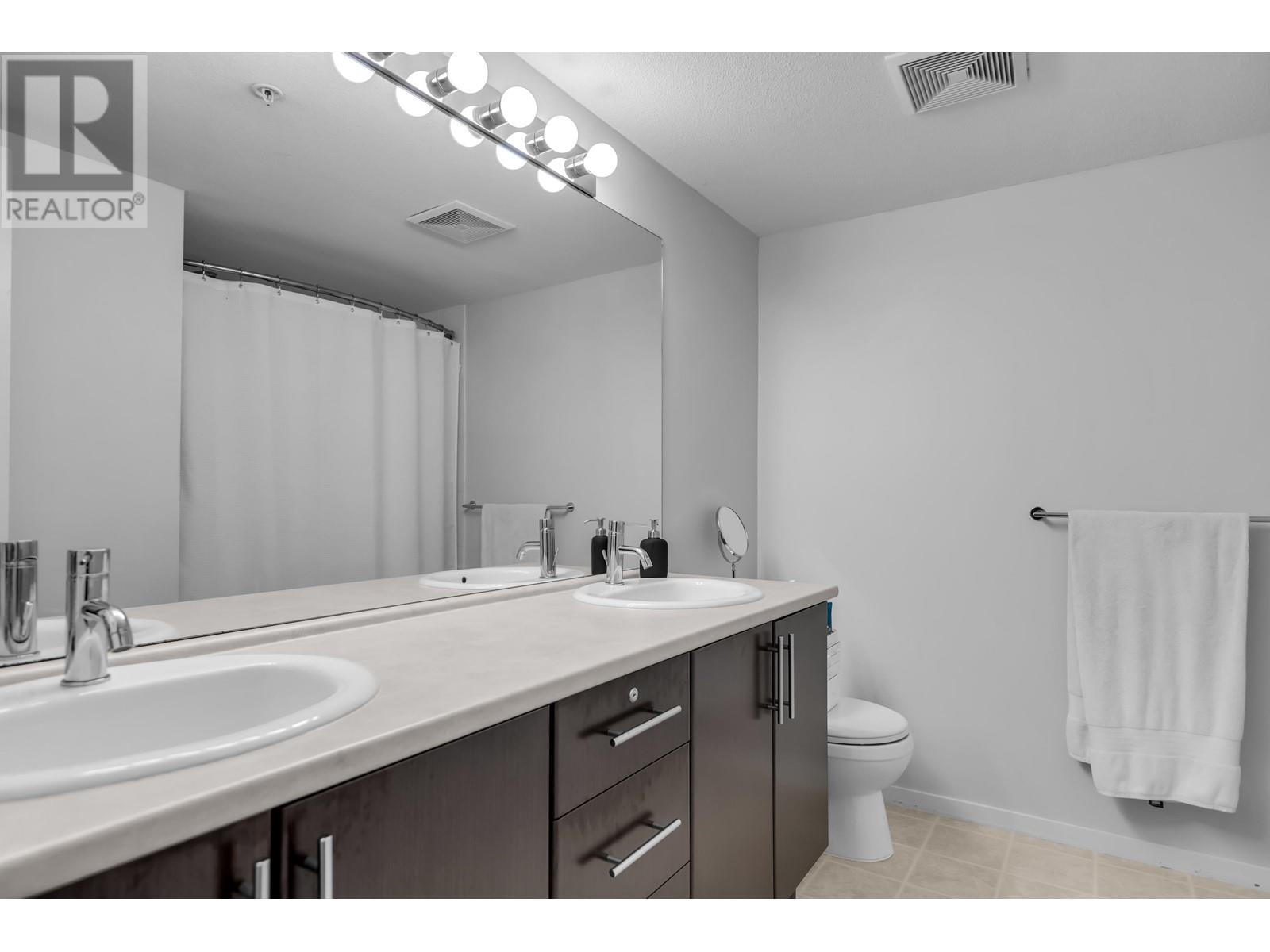 303 700 Klahanie Drive, Port Moody, British Columbia  V3H 5L3 - Photo 13 - R2829019