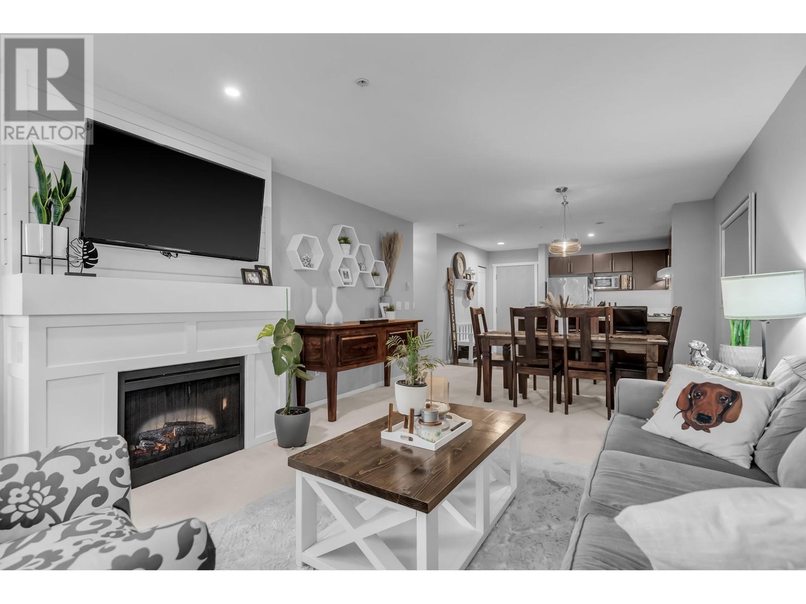 303 700 Klahanie Drive, Port Moody, British Columbia  V3H 5L3 - Photo 4 - R2829019