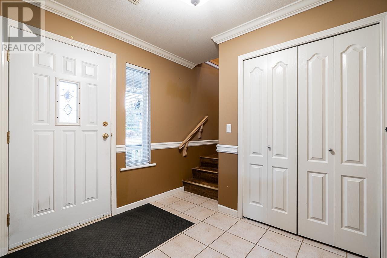 23213 124 Avenue, Maple Ridge, British Columbia  V2X 1R6 - Photo 3 - R2828990