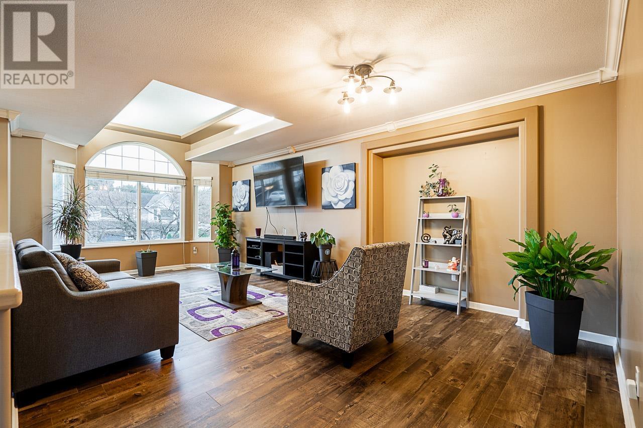 23213 124 Avenue, Maple Ridge, British Columbia  V2X 1R6 - Photo 4 - R2828990
