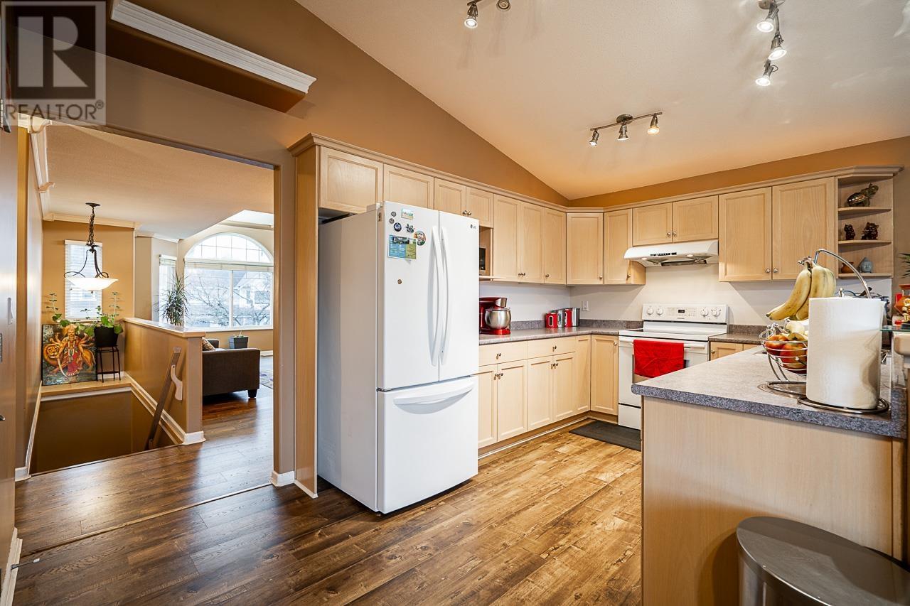 23213 124 Avenue, Maple Ridge, British Columbia  V2X 1R6 - Photo 9 - R2828990