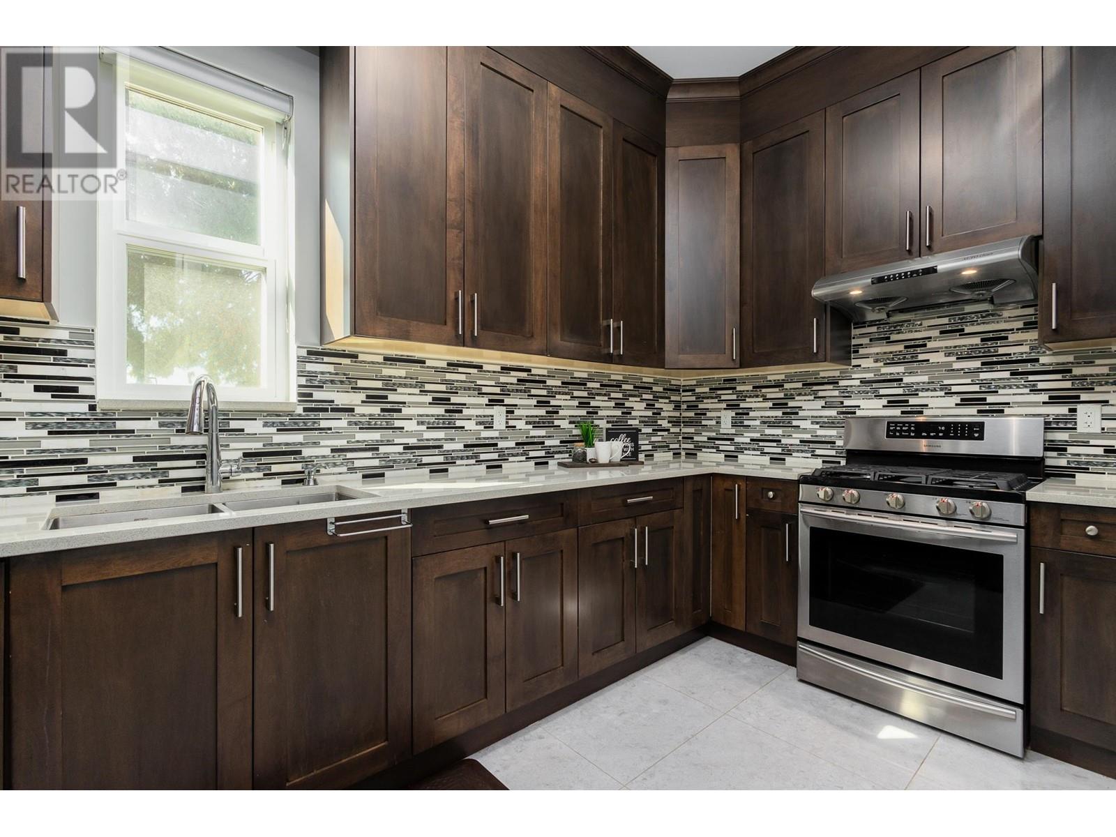 812 Shaw Avenue, Coquitlam, British Columbia  V3K 2S3 - Photo 11 - R2829001