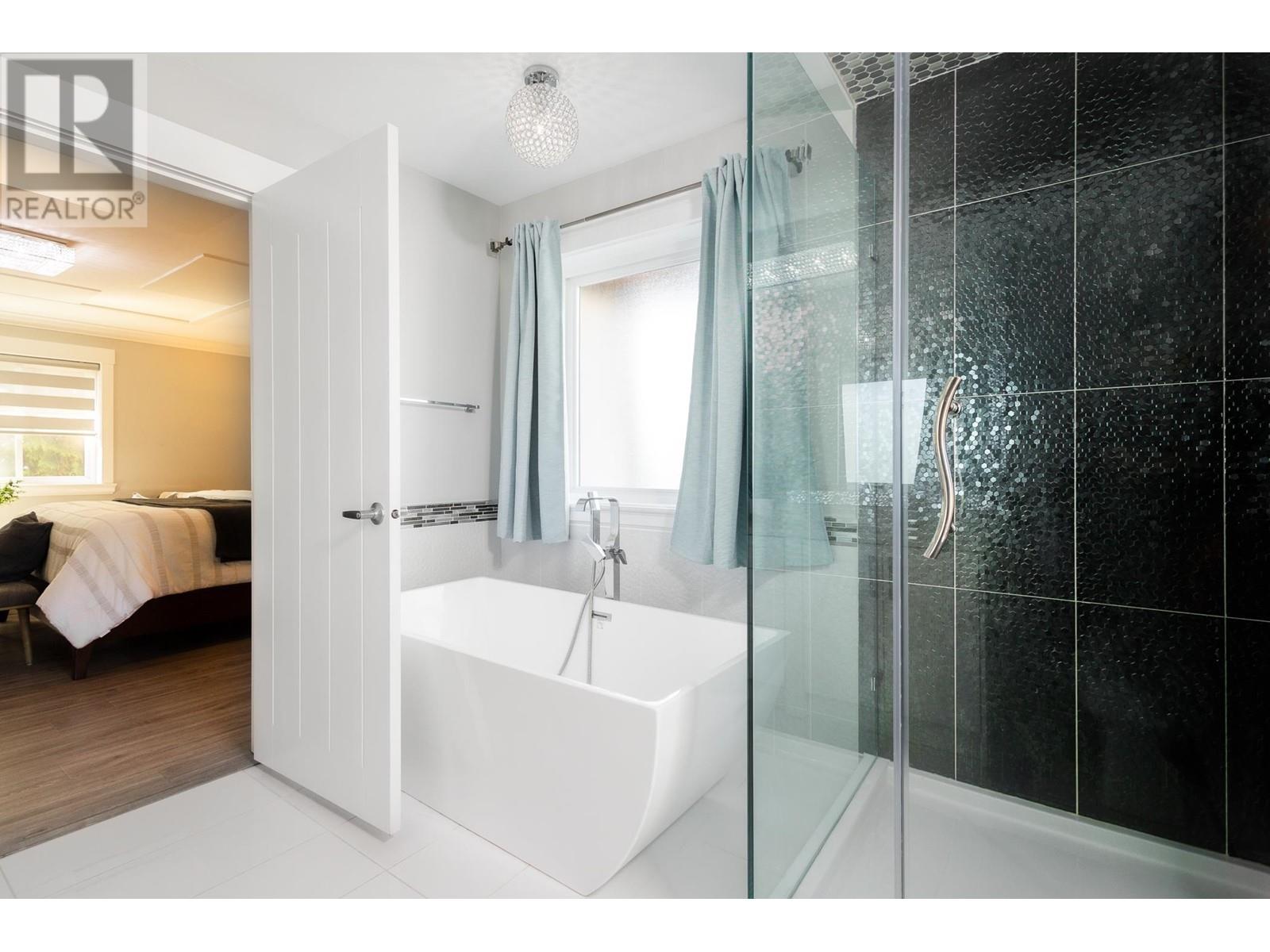 812 Shaw Avenue, Coquitlam, British Columbia  V3K 2S3 - Photo 28 - R2829001