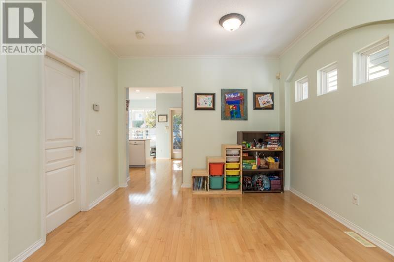 138 Star Crescent, New Westminster, British Columbia  V3M 6X5 - Photo 10 - R2829004