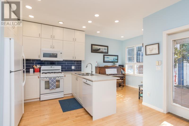 138 Star Crescent, New Westminster, British Columbia  V3M 6X5 - Photo 13 - R2829004