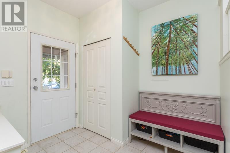 138 Star Crescent, New Westminster, British Columbia  V3M 6X5 - Photo 4 - R2829004
