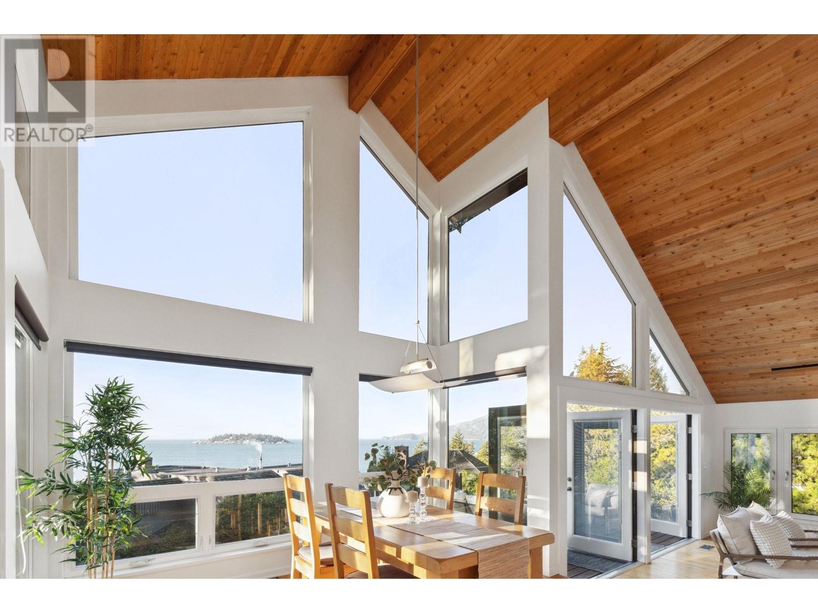 6022 GLENWYND PLACE, west vancouver, British Columbia