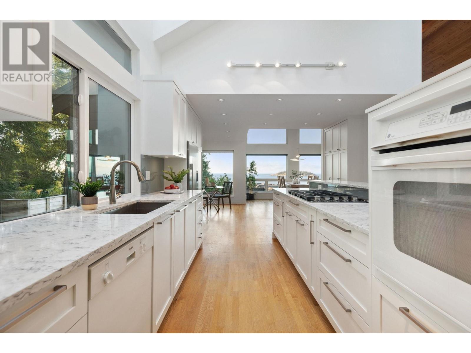 6022 Glenwynd Place, West Vancouver, British Columbia  V7W 2W5 - Photo 19 - R2829026