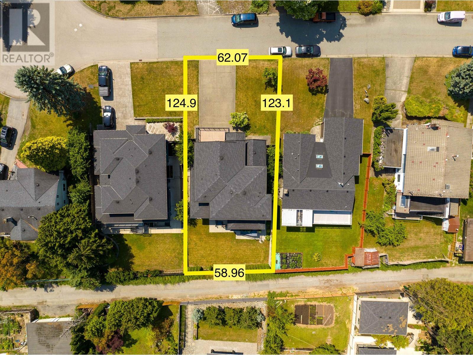 8023 Burnfield Crescent, Burnaby, British Columbia  V5E 2B8 - Photo 31 - R2829036