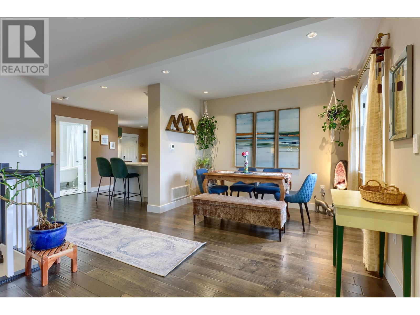 207 ALLARD STREET, coquitlam, British Columbia