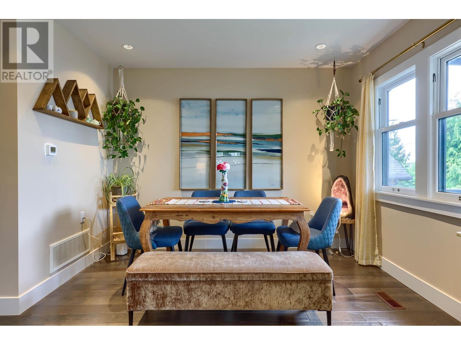 207 Allard Street, Coquitlam, British Columbia  V3K 4K9 - Photo 2 - R2829054