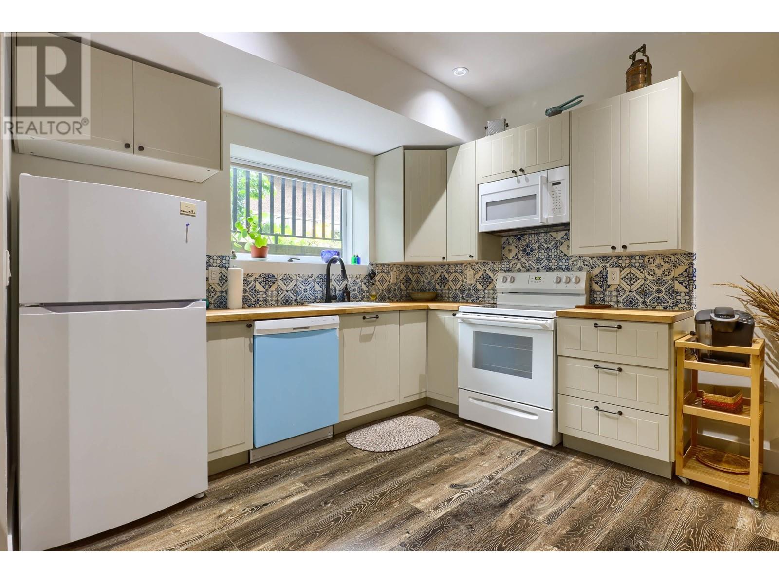 207 Allard Street, Coquitlam, British Columbia  V3K 4K9 - Photo 24 - R2829054