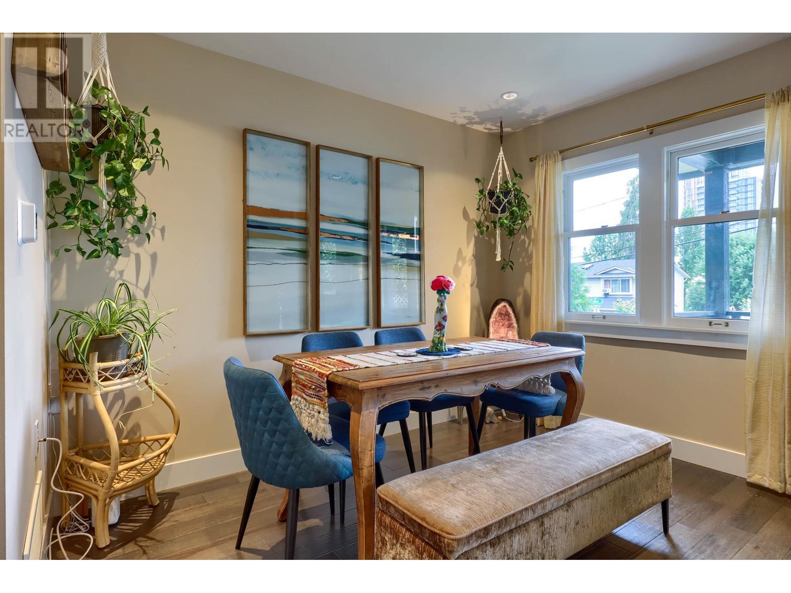 207 Allard Street, Coquitlam, British Columbia  V3K 4K9 - Photo 3 - R2829054