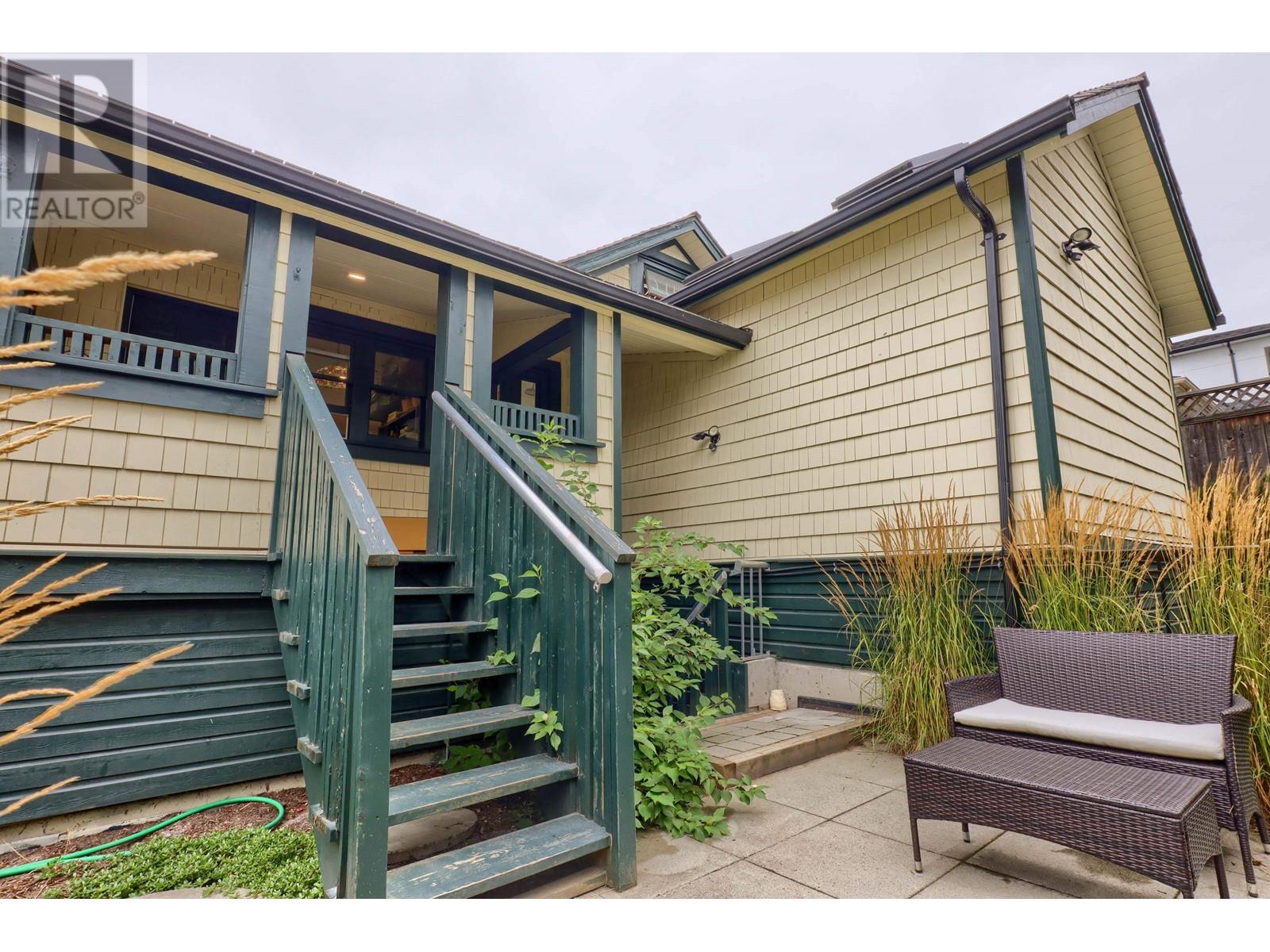 207 Allard Street, Coquitlam, British Columbia  V3K 4K9 - Photo 32 - R2829054