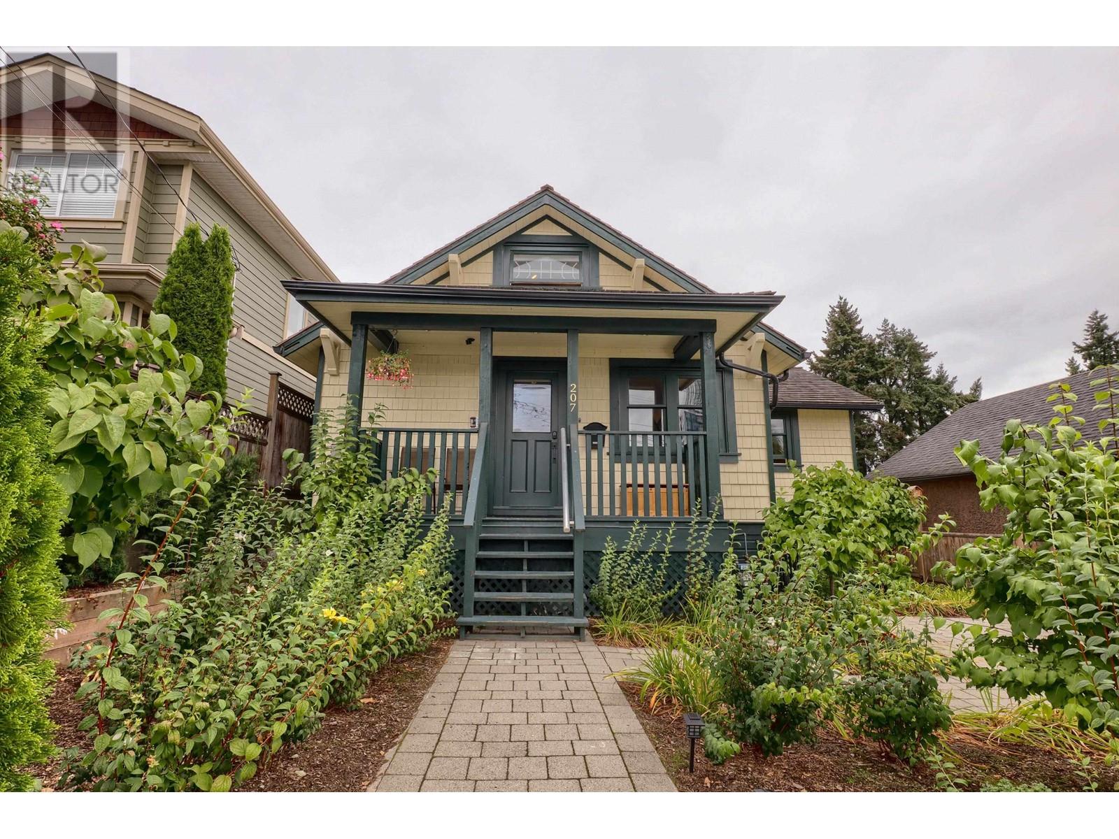 207 Allard Street, Coquitlam, British Columbia  V3K 4K9 - Photo 36 - R2829054