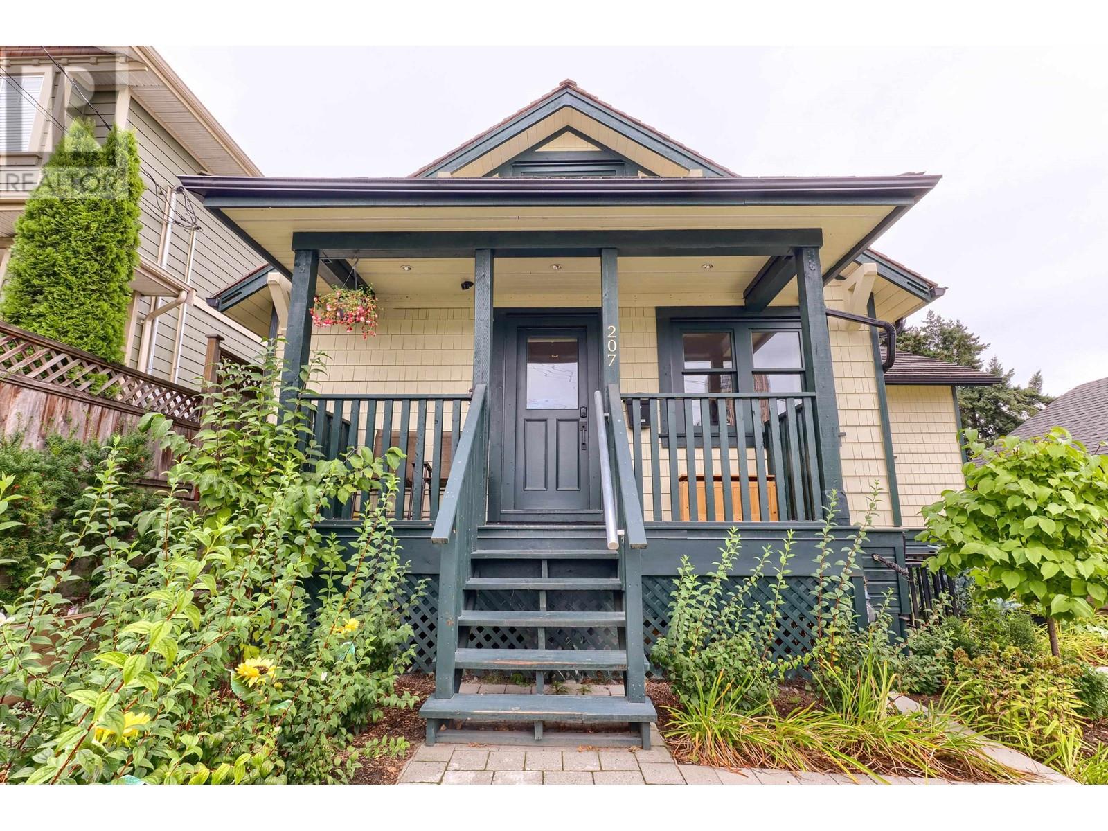 207 Allard Street, Coquitlam, British Columbia  V3K 4K9 - Photo 37 - R2829054