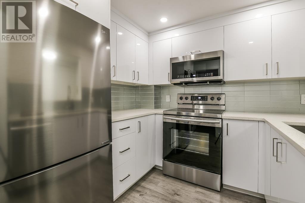 503 907 Beach Avenue, Vancouver, British Columbia  V6Z 2R3 - Photo 3 - R2828561