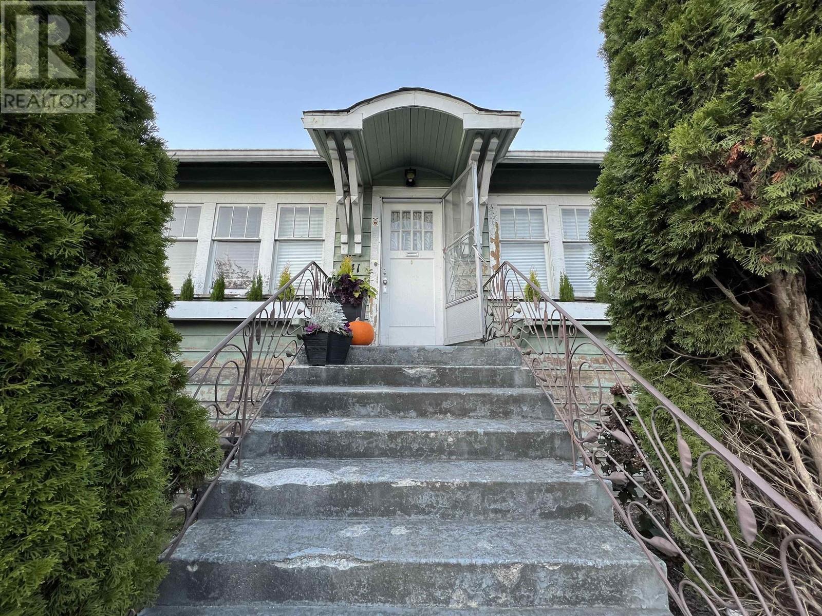 941 E 41st Avenue, Vancouver, British Columbia  V5W 1P8 - Photo 4 - R2827982