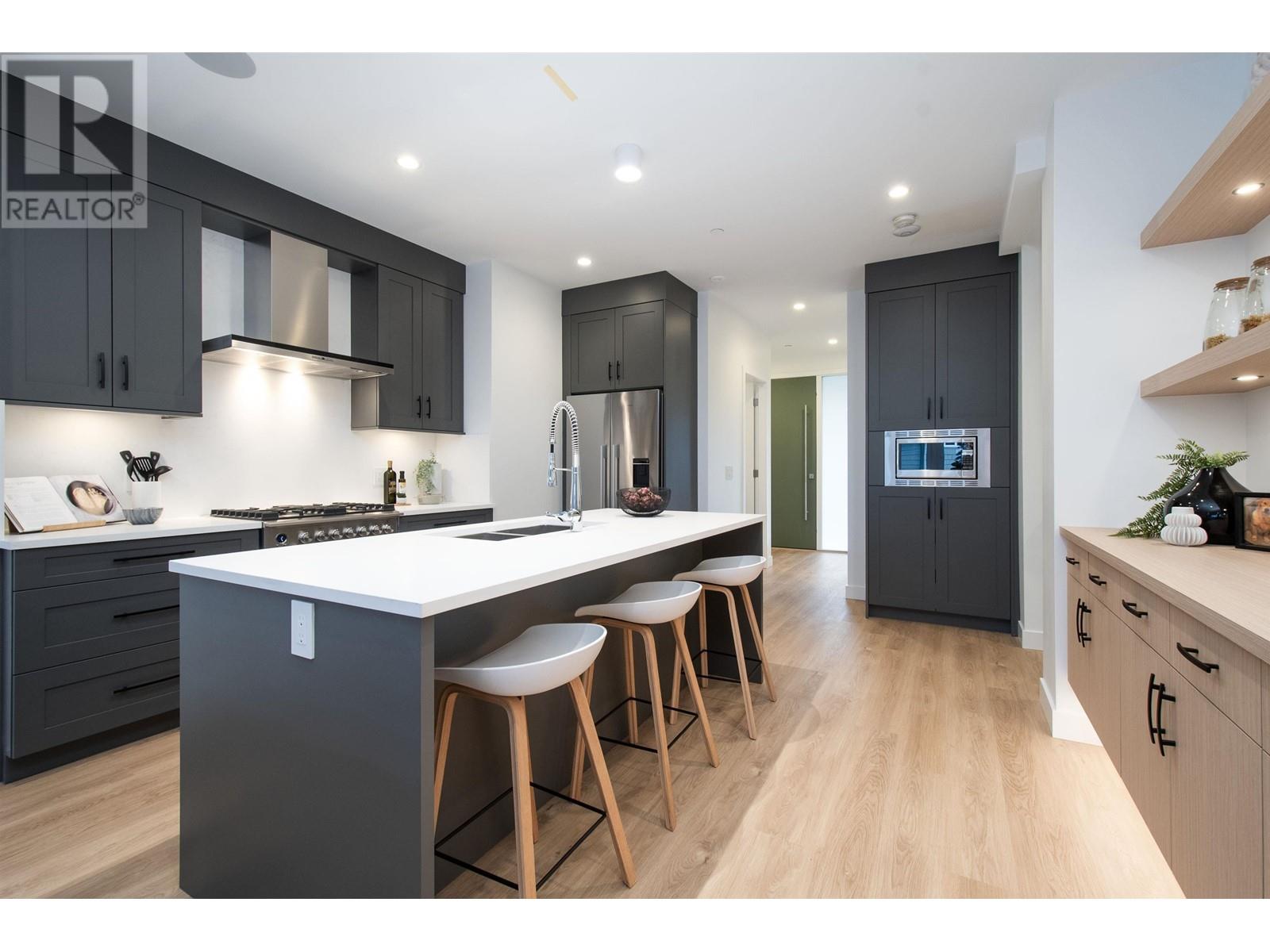 352 14th West Street, North Vancouver, British Columbia  V7M 1P6 - Photo 4 - R2826429