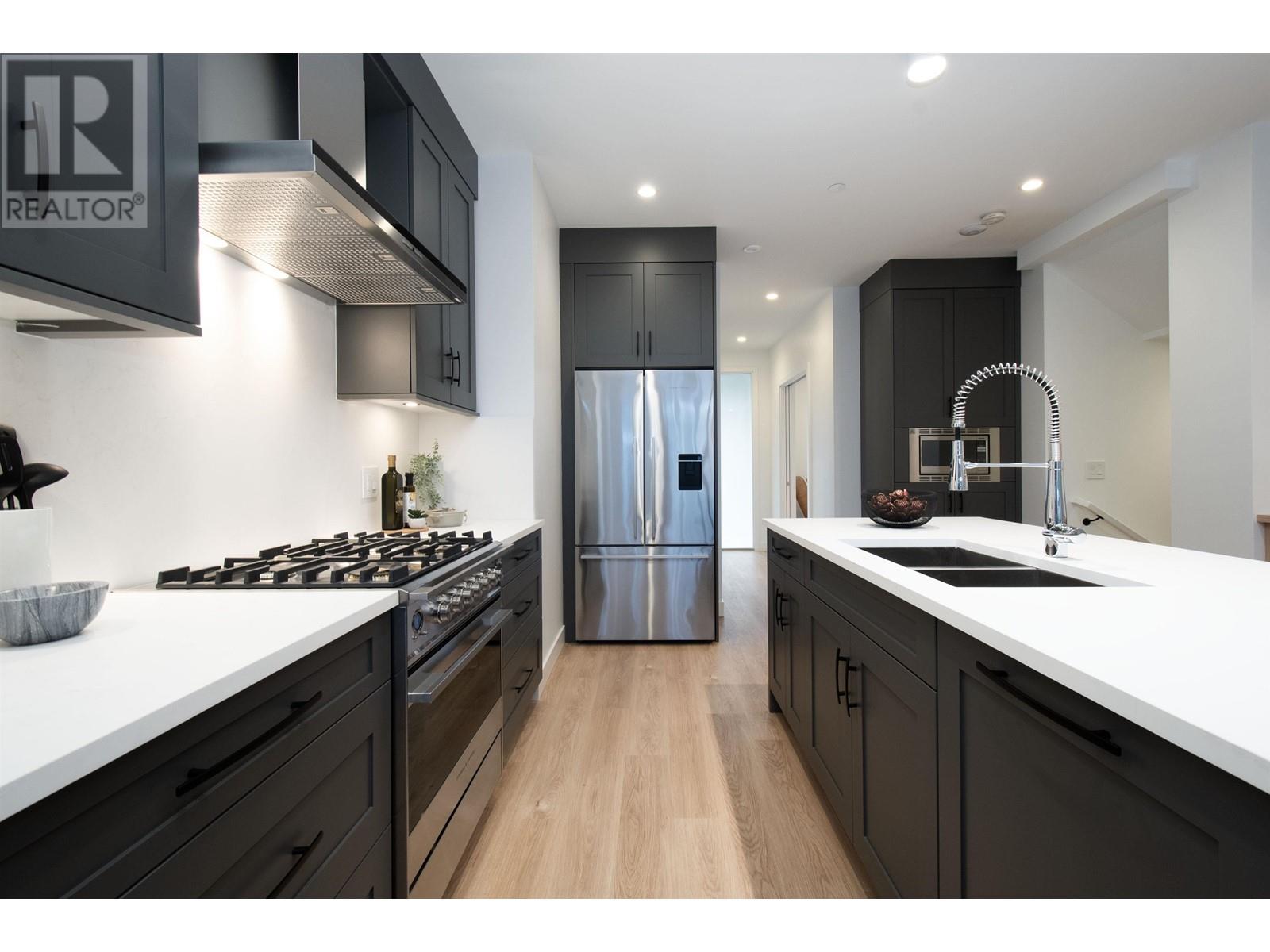 352 14th West Street, North Vancouver, British Columbia  V7M 1P6 - Photo 6 - R2826429