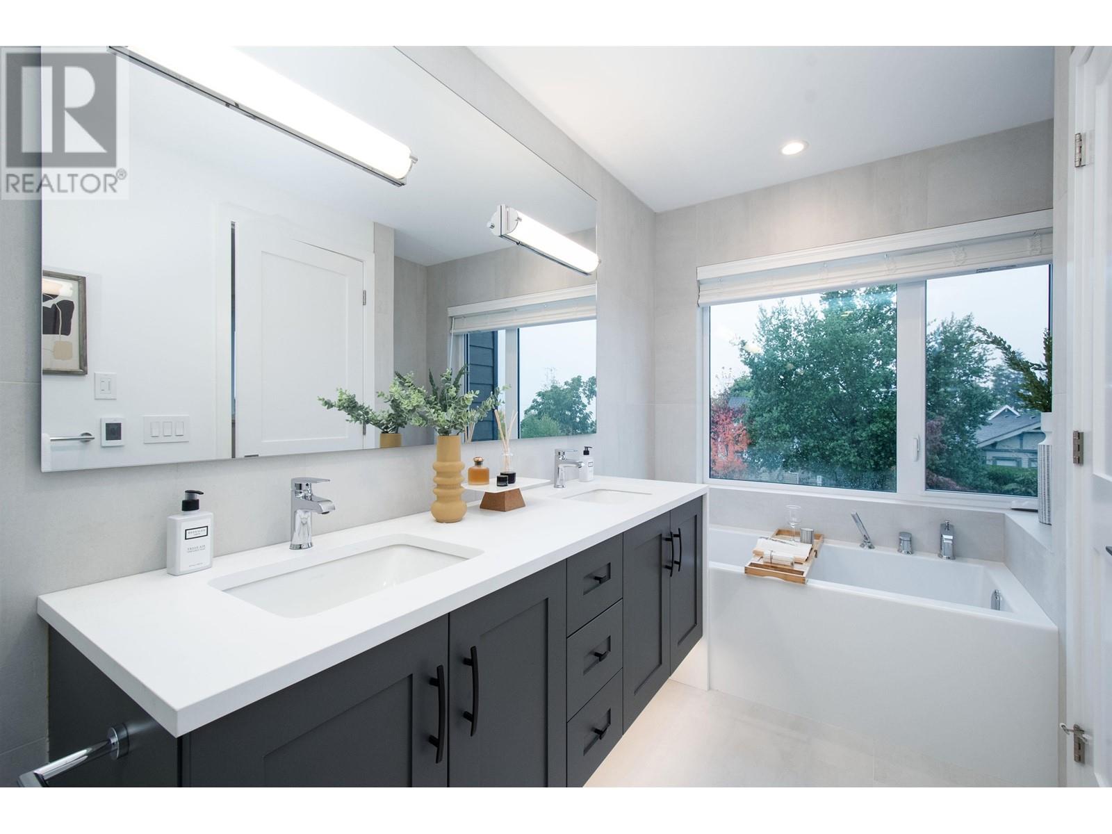 352 14th West Street, North Vancouver, British Columbia  V7M 1P6 - Photo 14 - R2826429