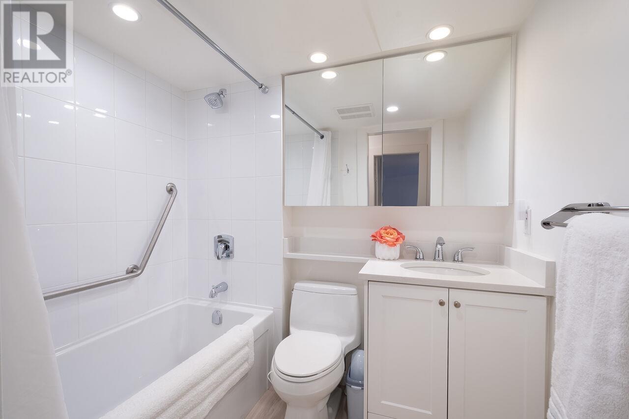 211 1425 Esquimalt Avenue, West Vancouver, British Columbia  V7T 1L1 - Photo 17 - R2829074