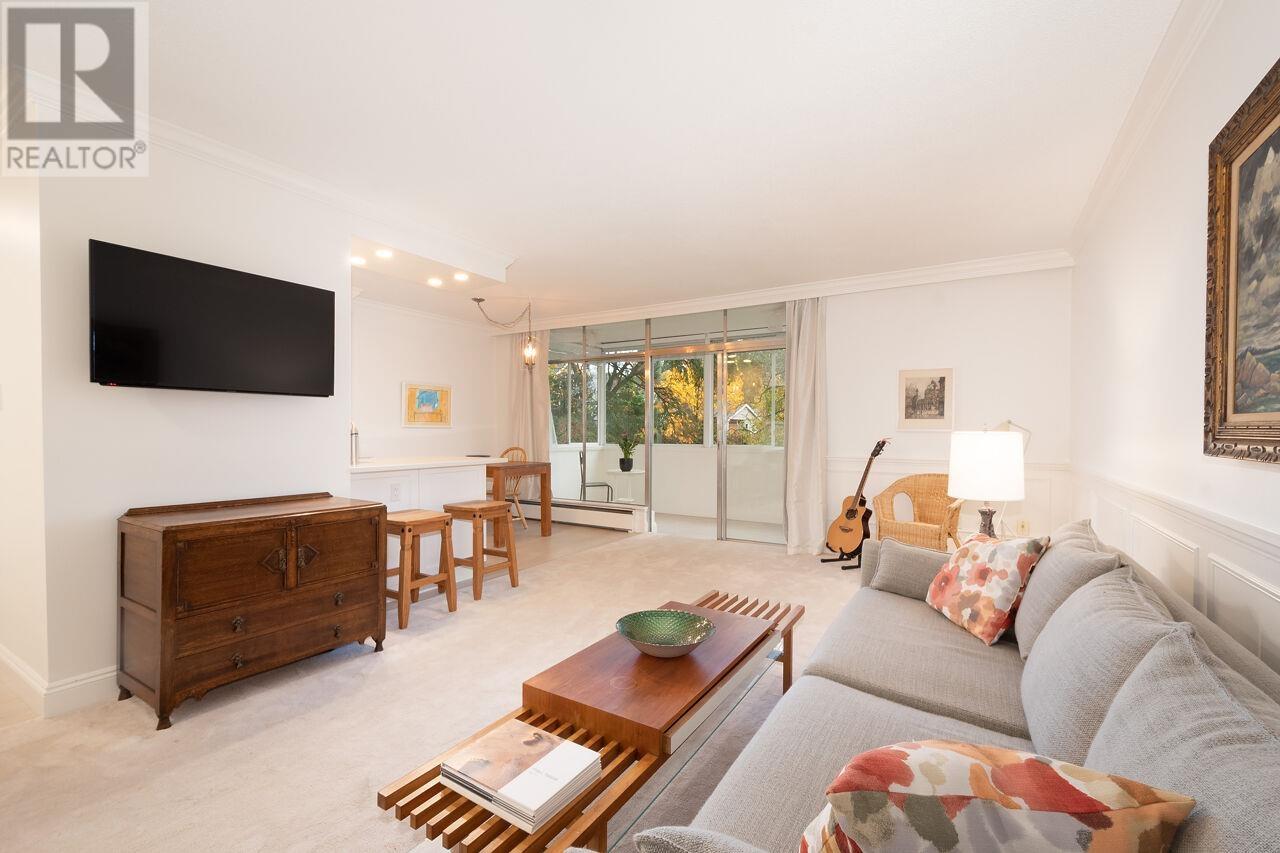 211 1425 Esquimalt Avenue, West Vancouver, British Columbia  V7T 1L1 - Photo 2 - R2829074