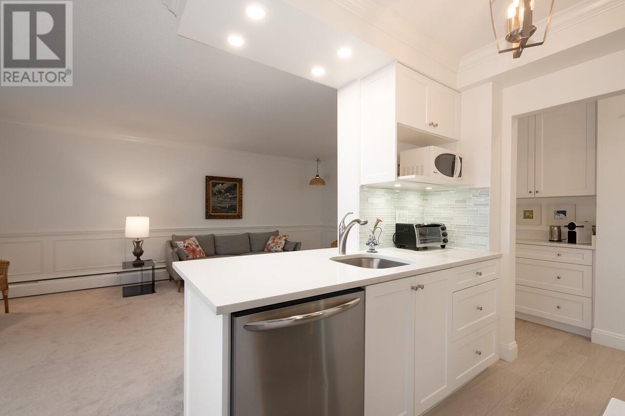 211 1425 Esquimalt Avenue, West Vancouver, British Columbia  V7T 1L1 - Photo 6 - R2829074