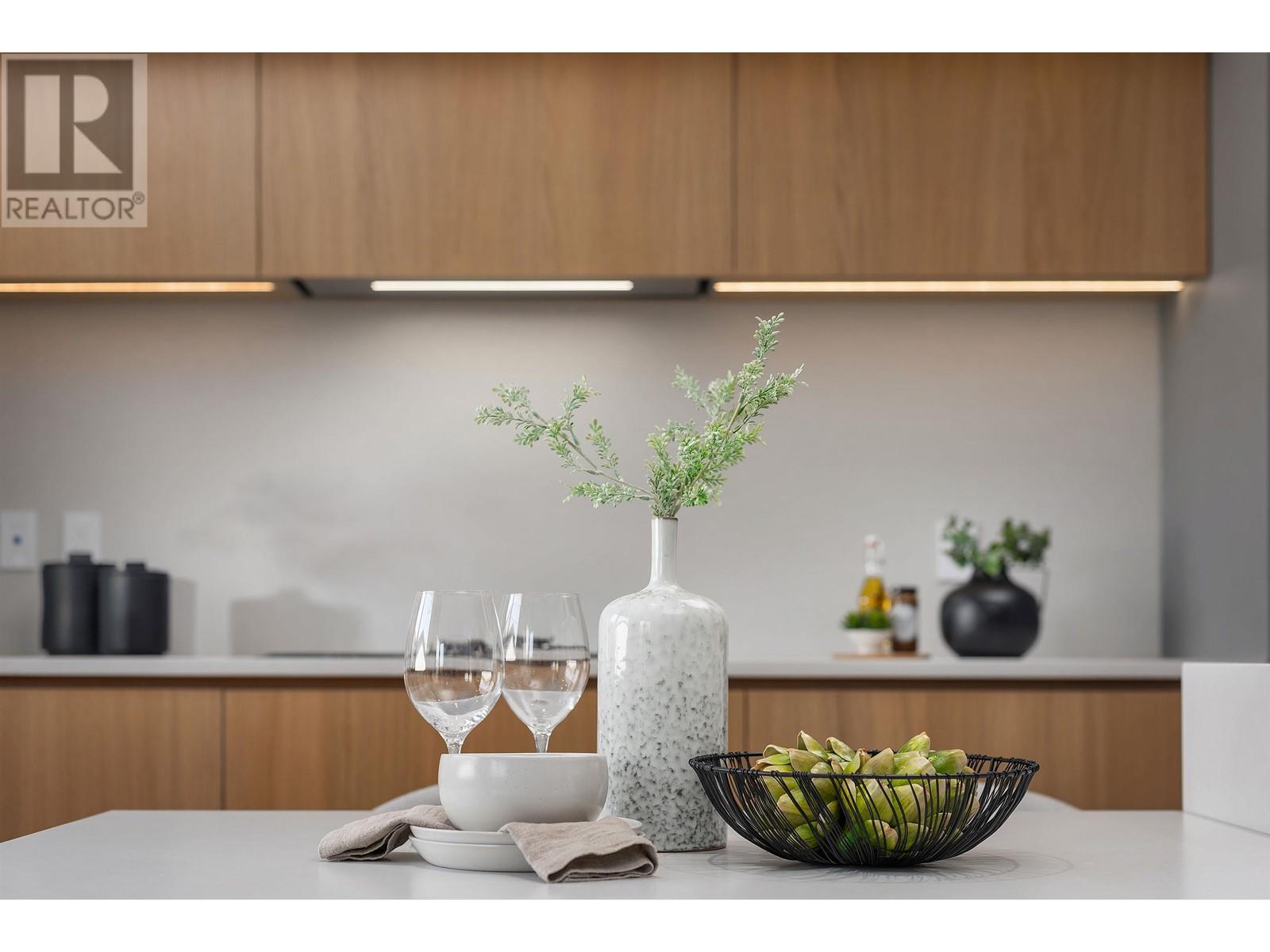 569 W 17TH AVENUE, vancouver, British Columbia