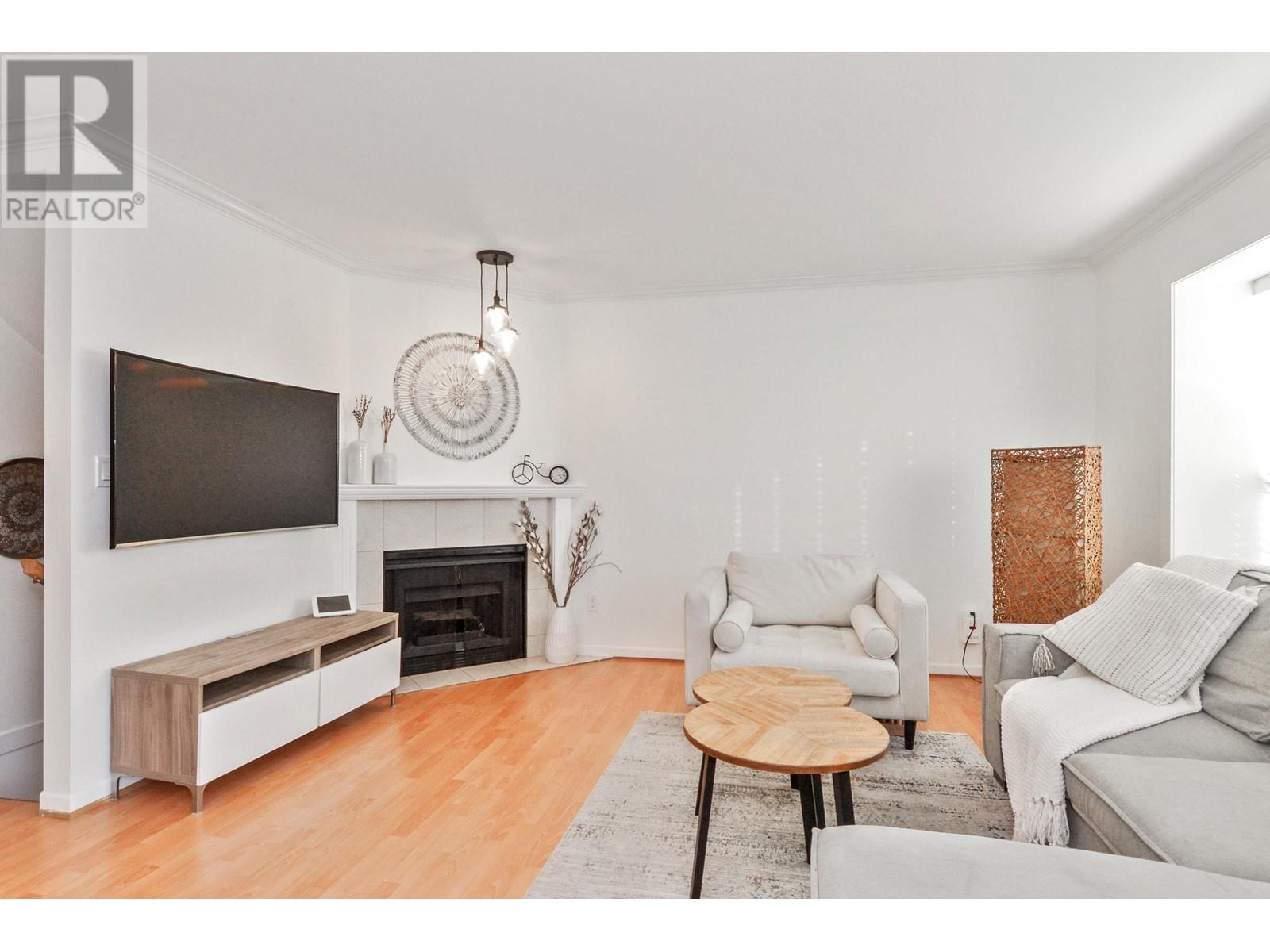 12 901 W 17th Street, North Vancouver, British Columbia  V7P 1V8 - Photo 2 - R2829130