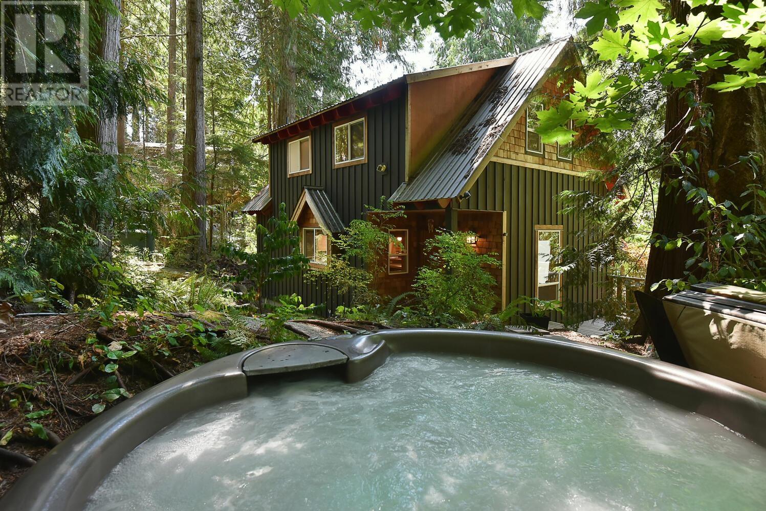 7575 Sechelt Inlet Road, Sechelt, British Columbia  V7Z 0C5 - Photo 2 - R2801984
