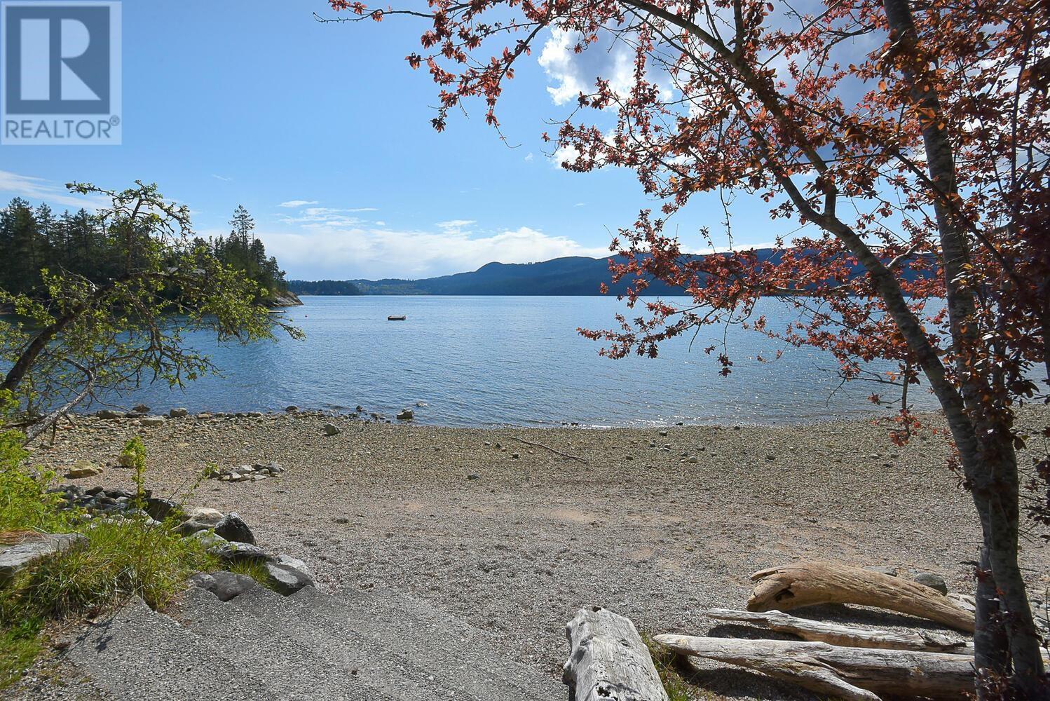 7575 SECHELT INLET ROAD, sechelt, British Columbia