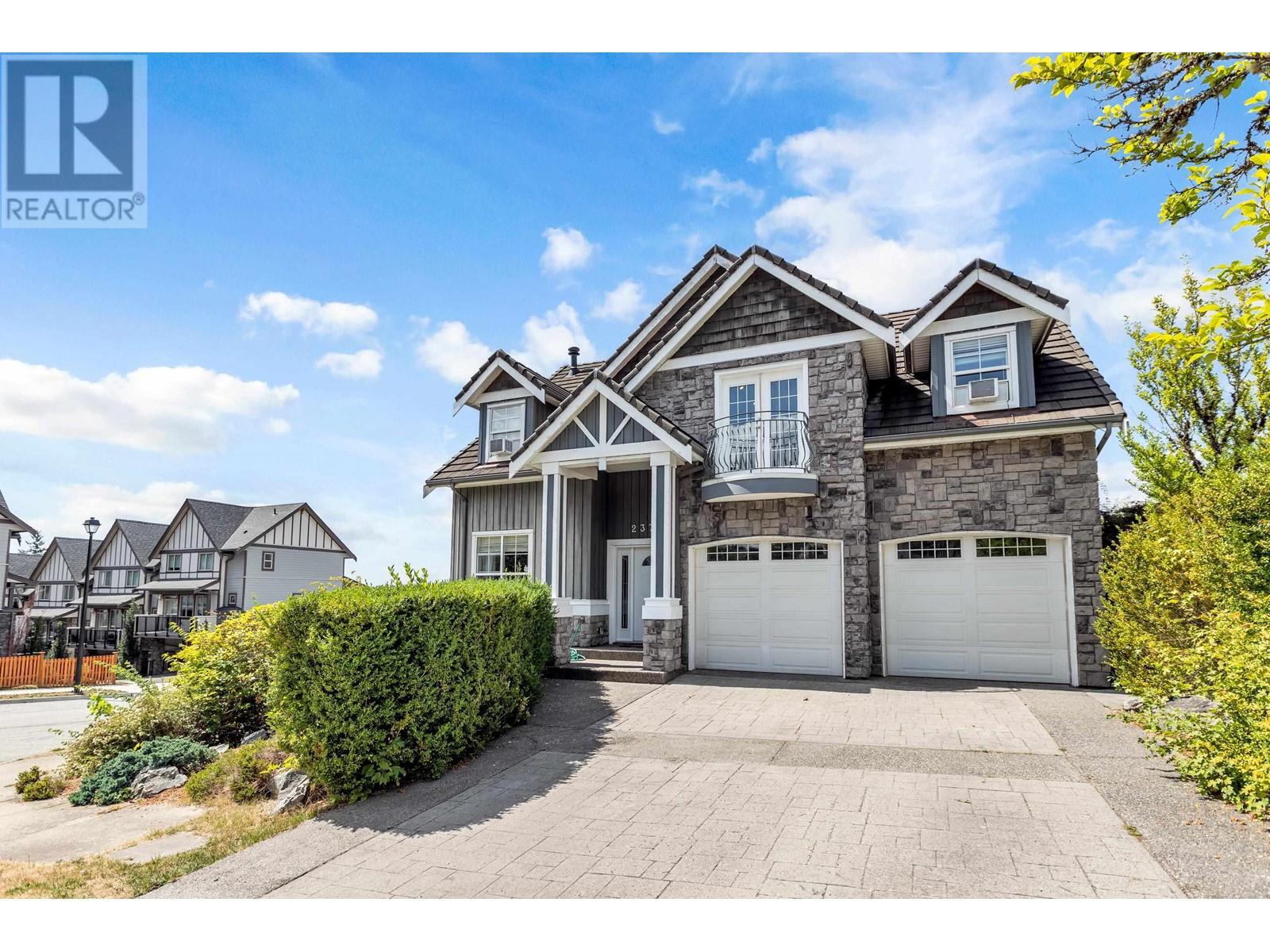 23746 Rock Ridge Drive, Maple Ridge, British Columbia  V4R 2W2 - Photo 2 - R2807034