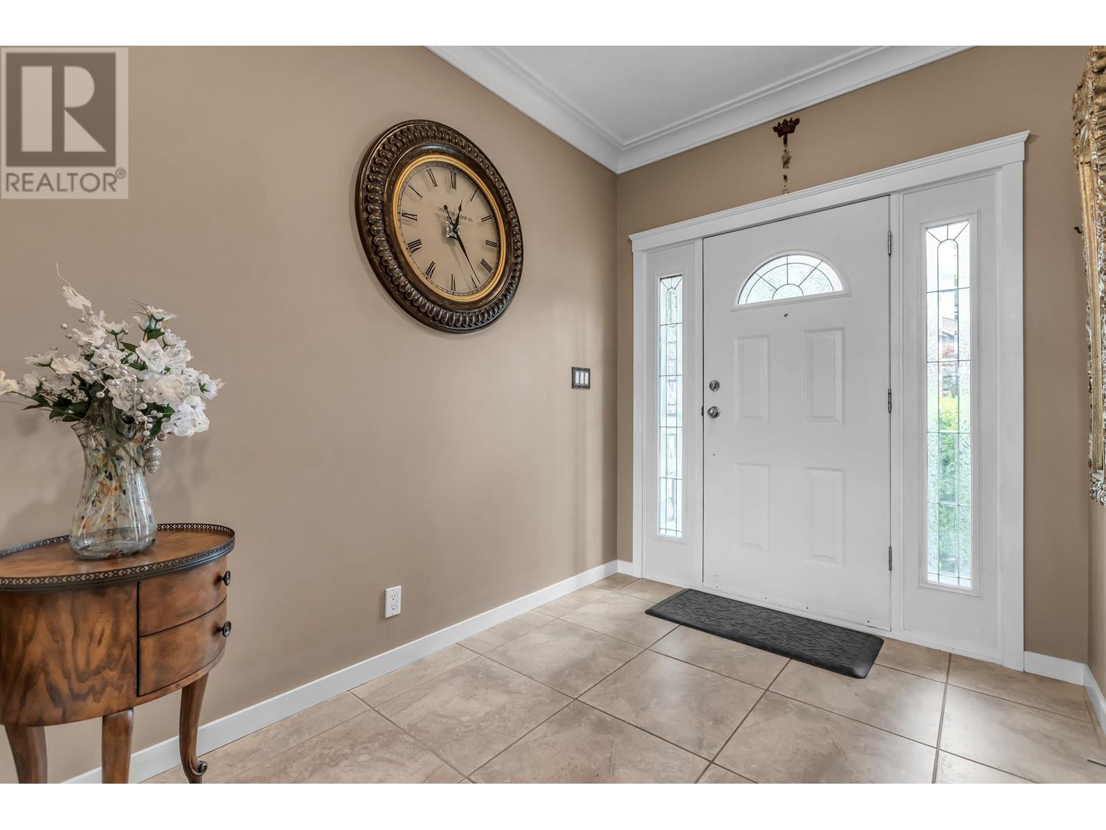 23746 Rock Ridge Drive, Maple Ridge, British Columbia  V4R 2W2 - Photo 3 - R2807034