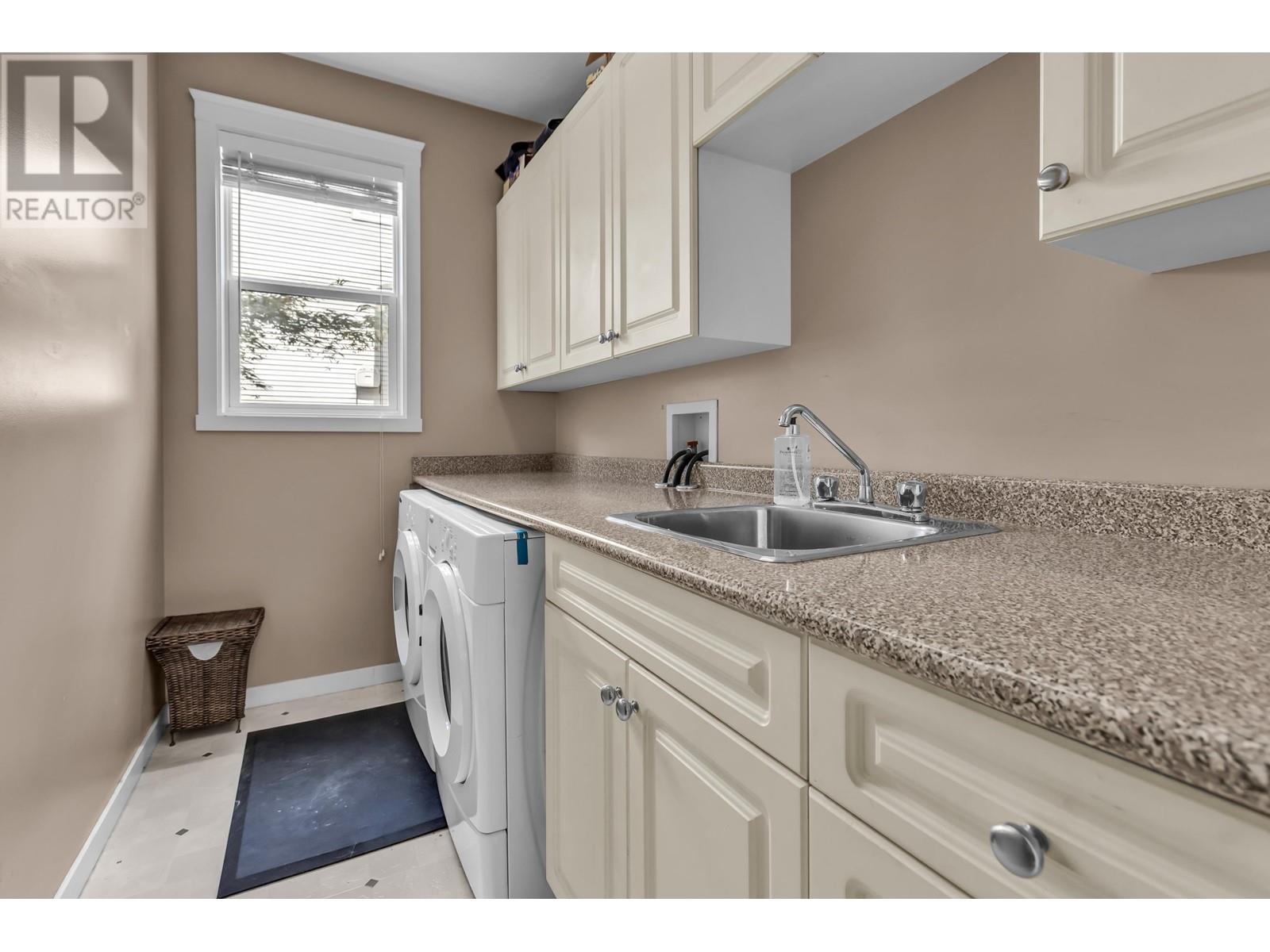 23746 Rock Ridge Drive, Maple Ridge, British Columbia  V4R 2W2 - Photo 18 - R2807034