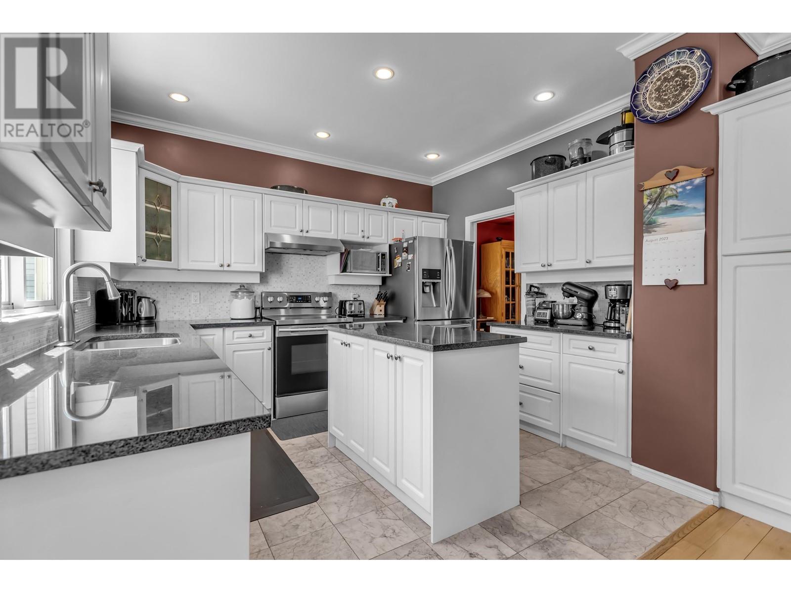 23804 Kanaka Way, Maple Ridge, British Columbia  V2W 1E5 - Photo 11 - R2814698