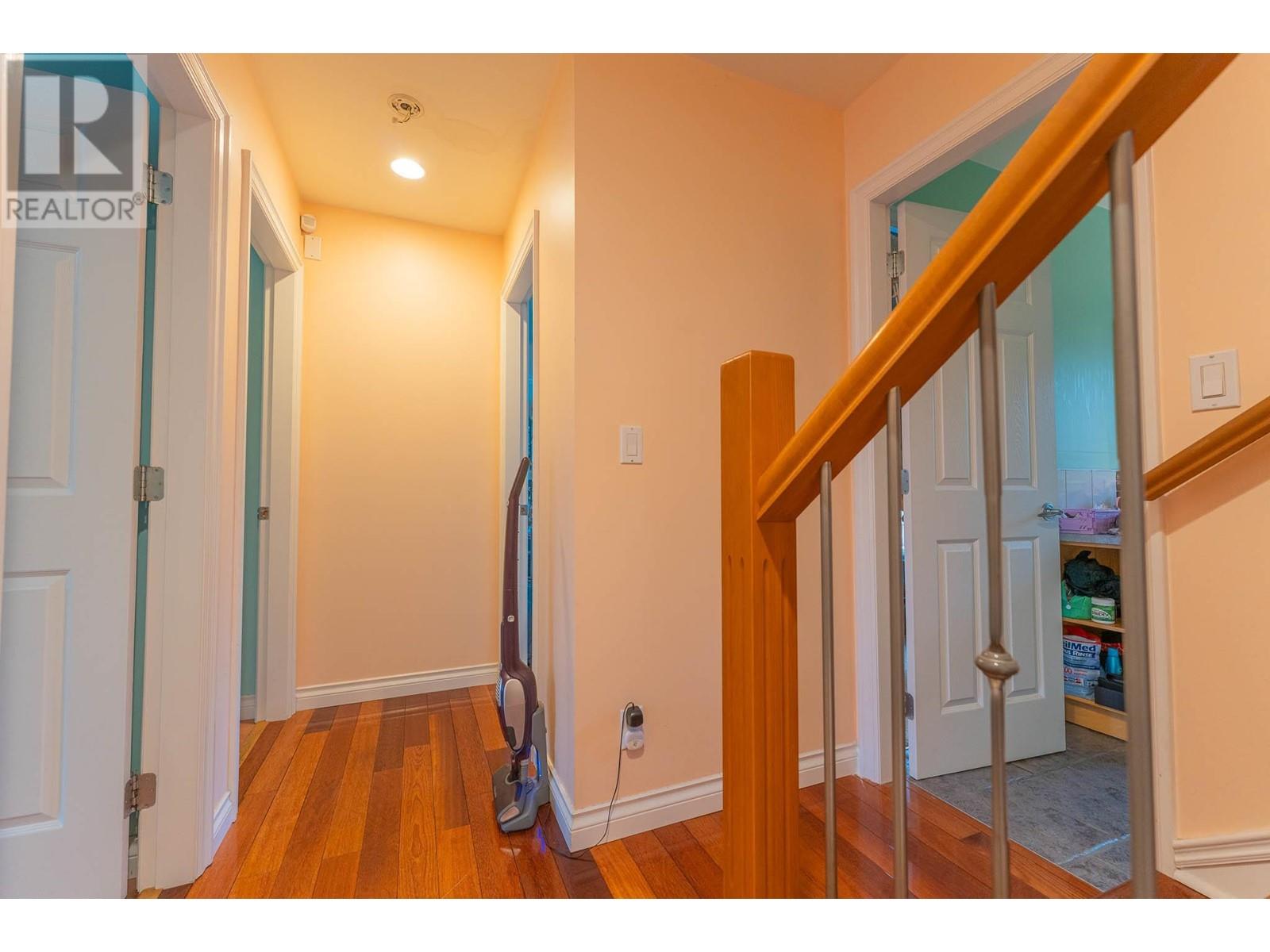 605 Dansey Avenue, Coquitlam, British Columbia  V3K 3E9 - Photo 8 - R2814442