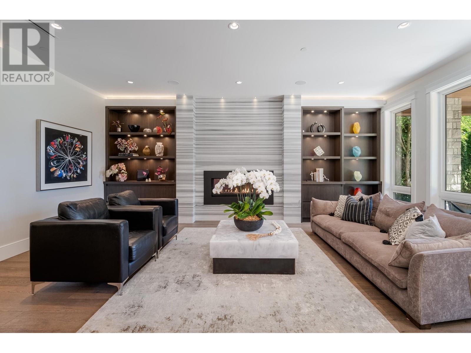 3905 Southridge Avenue, West Vancouver, British Columbia  V7V 3H9 - Photo 1 - R2828983