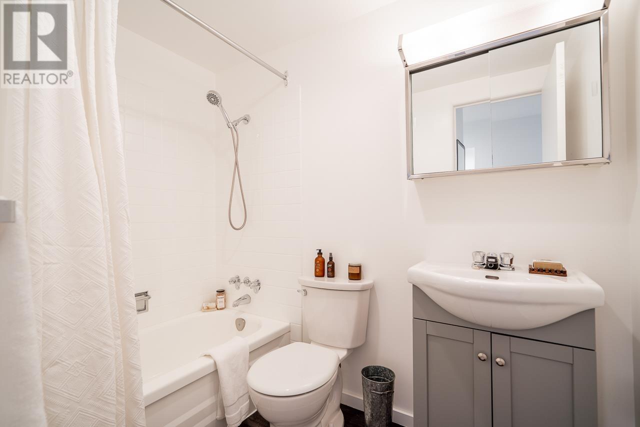 211 1950 W 8th Avenue, Vancouver, British Columbia  V6J 1W3 - Photo 20 - R2829161