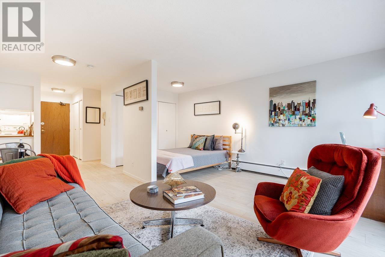 211 1950 W 8th Avenue, Vancouver, British Columbia  V6J 1W3 - Photo 8 - R2829161