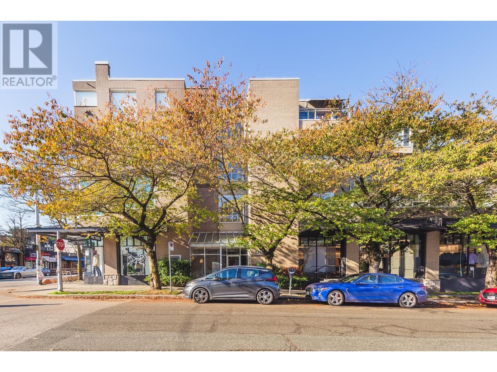 208 1979 YEW STREET, vancouver, British Columbia