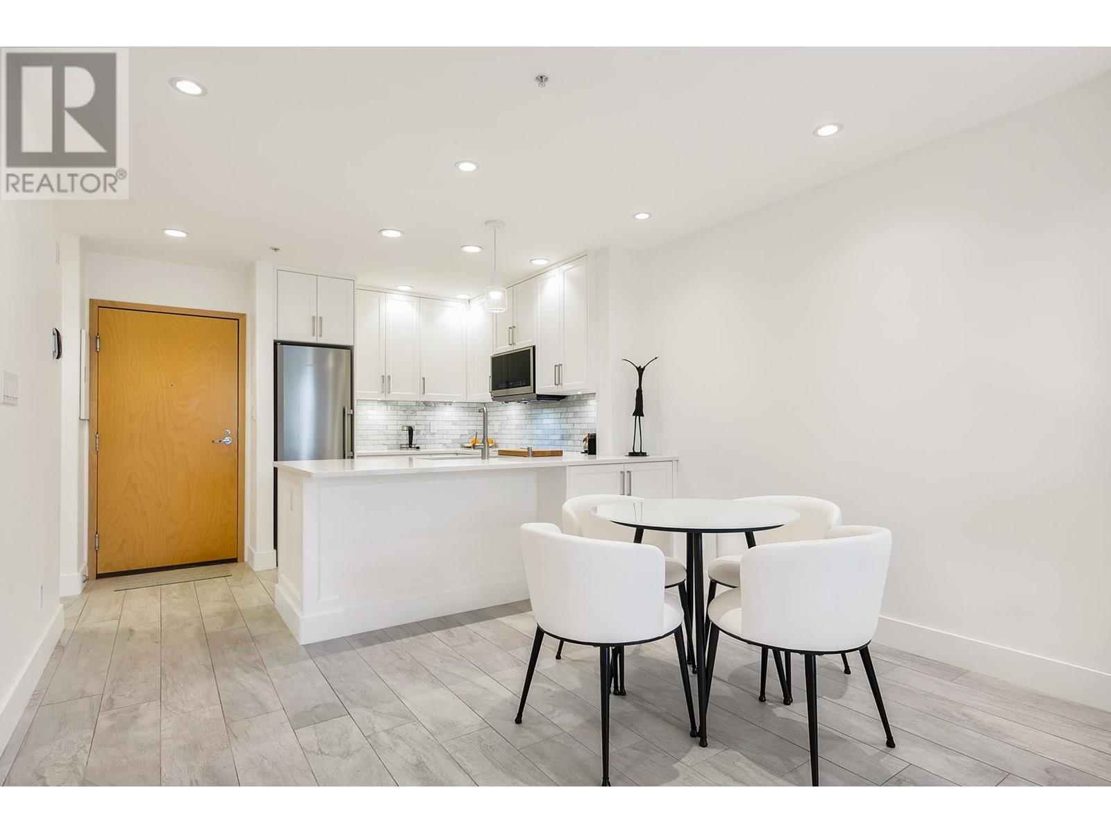 208 1979 Yew Street, Vancouver, British Columbia  V6K 4R9 - Photo 12 - R2829172
