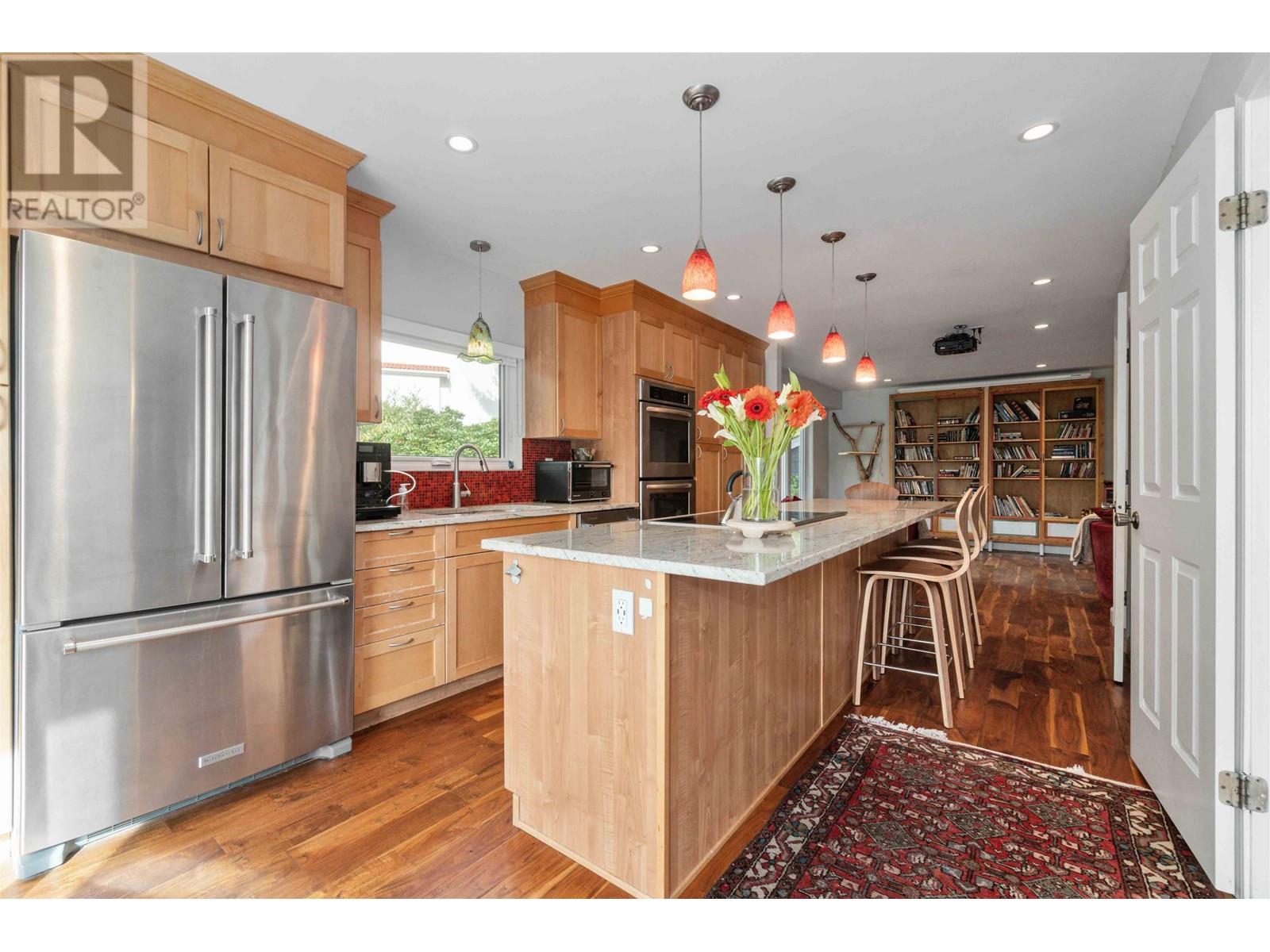 1381 Glen Abbey Drive, Burnaby, British Columbia  V5A 3Y3 - Photo 3 - R2829158