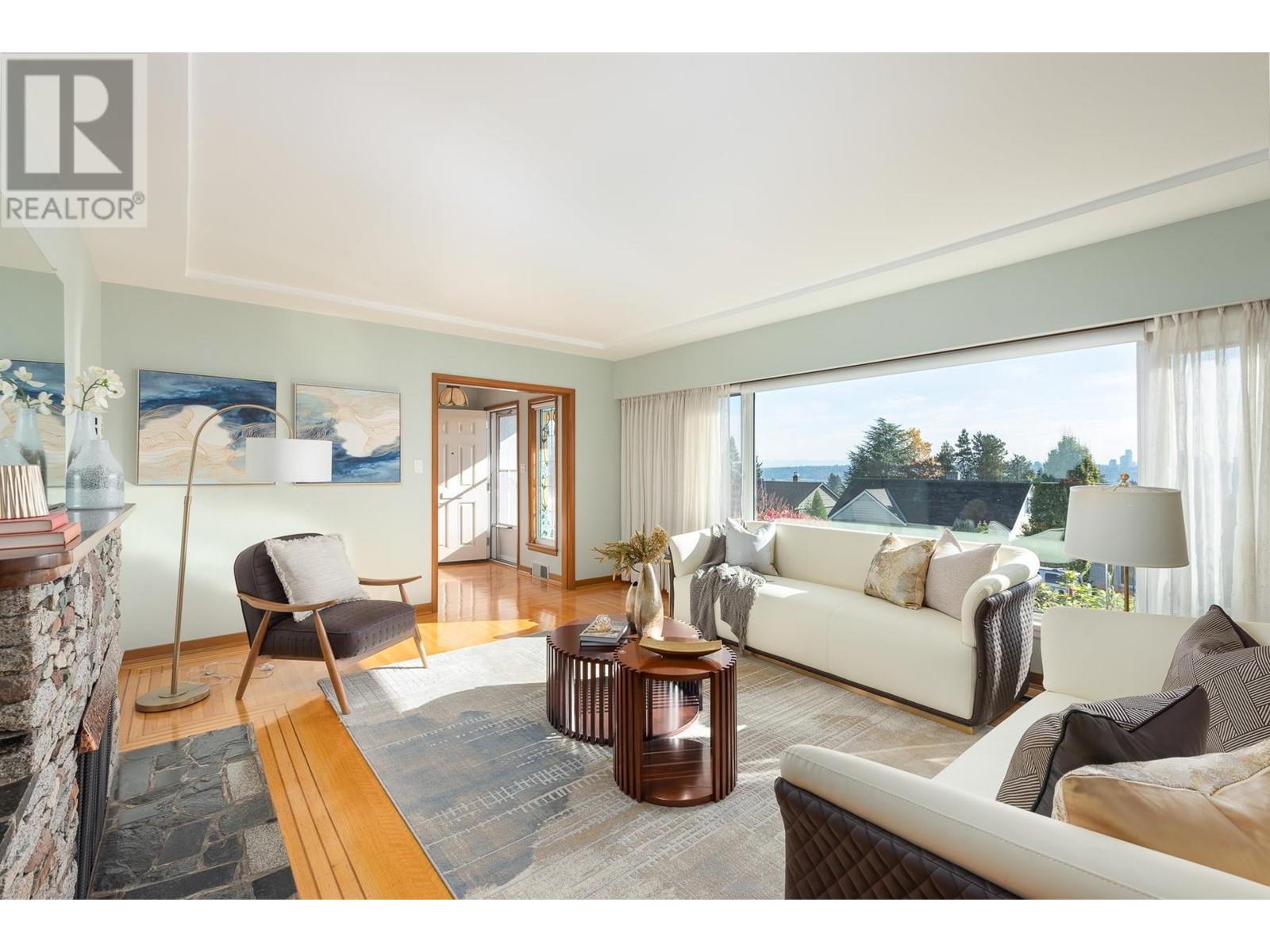 139 E Durham Street, New Westminster, British Columbia  V3L 4J1 - Photo 2 - R2829159