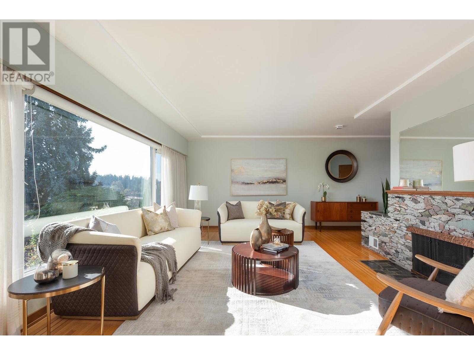 139 E Durham Street, New Westminster, British Columbia  V3L 4J1 - Photo 3 - R2829159